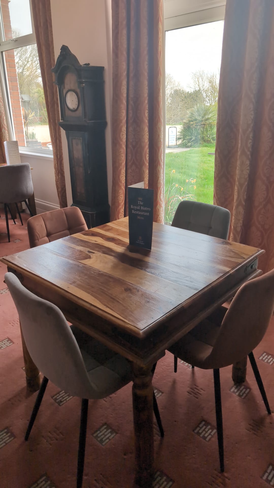 Ambassadors table with garden view