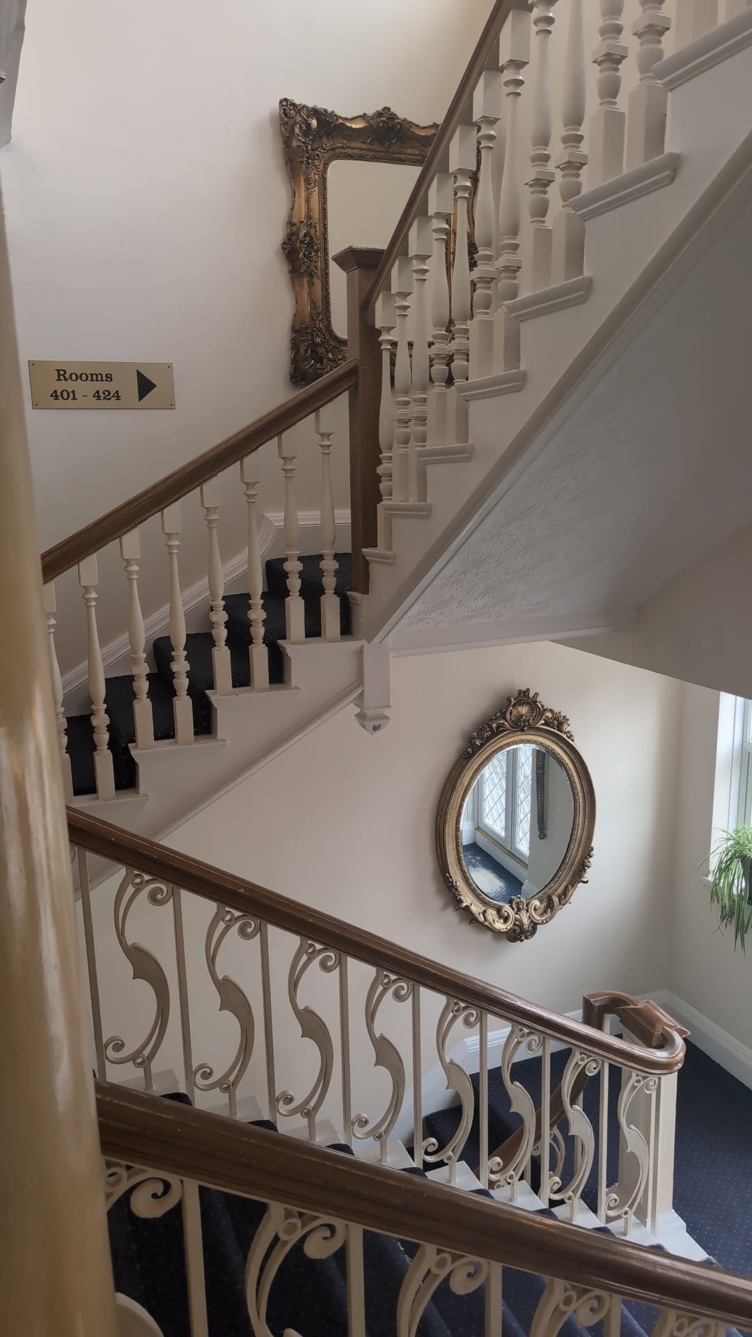 Upper run of the grand staircase