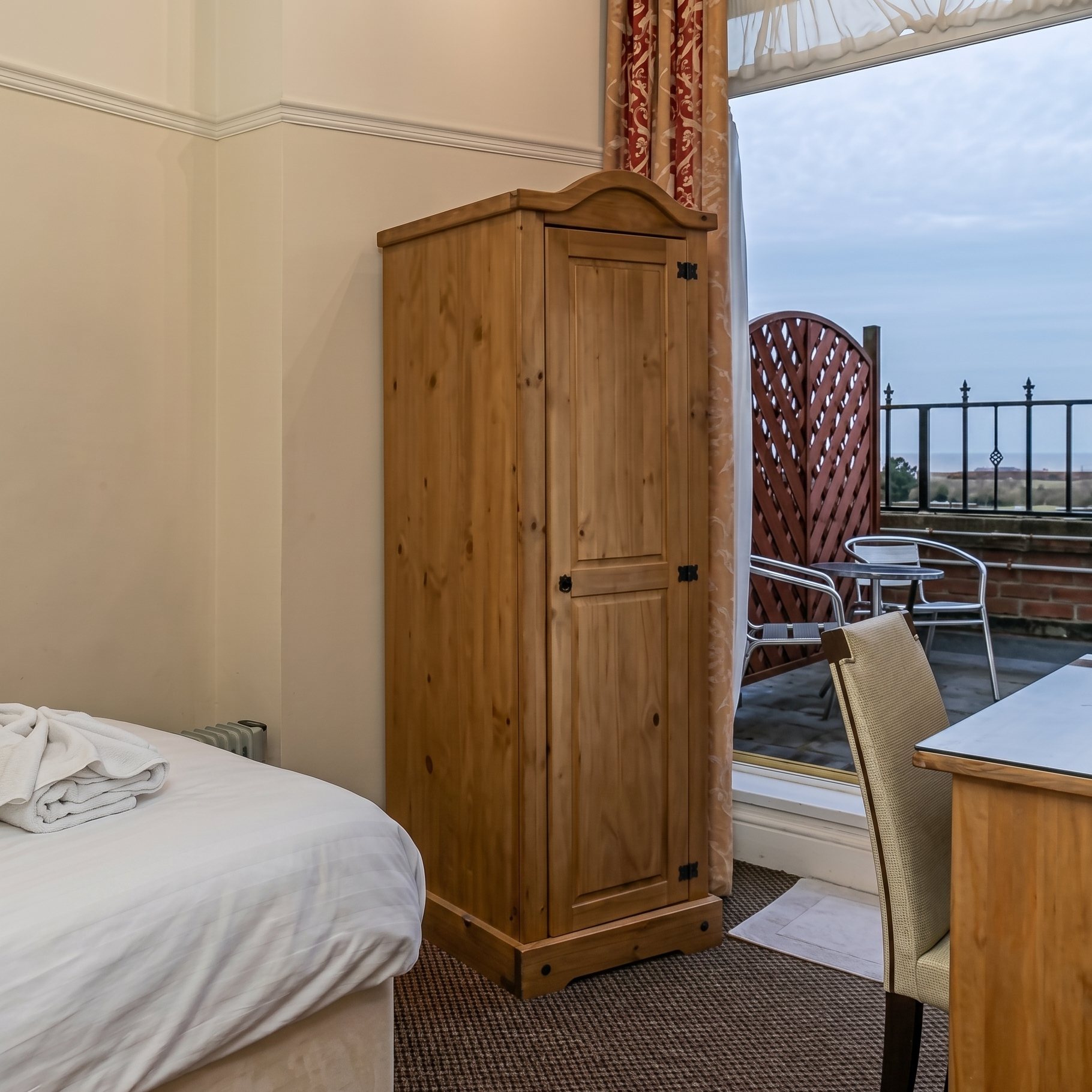 Single with Balcony guest room at The Royal Hotel